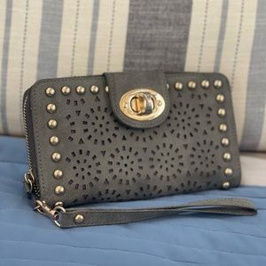 Women’s Buckle Wallet
